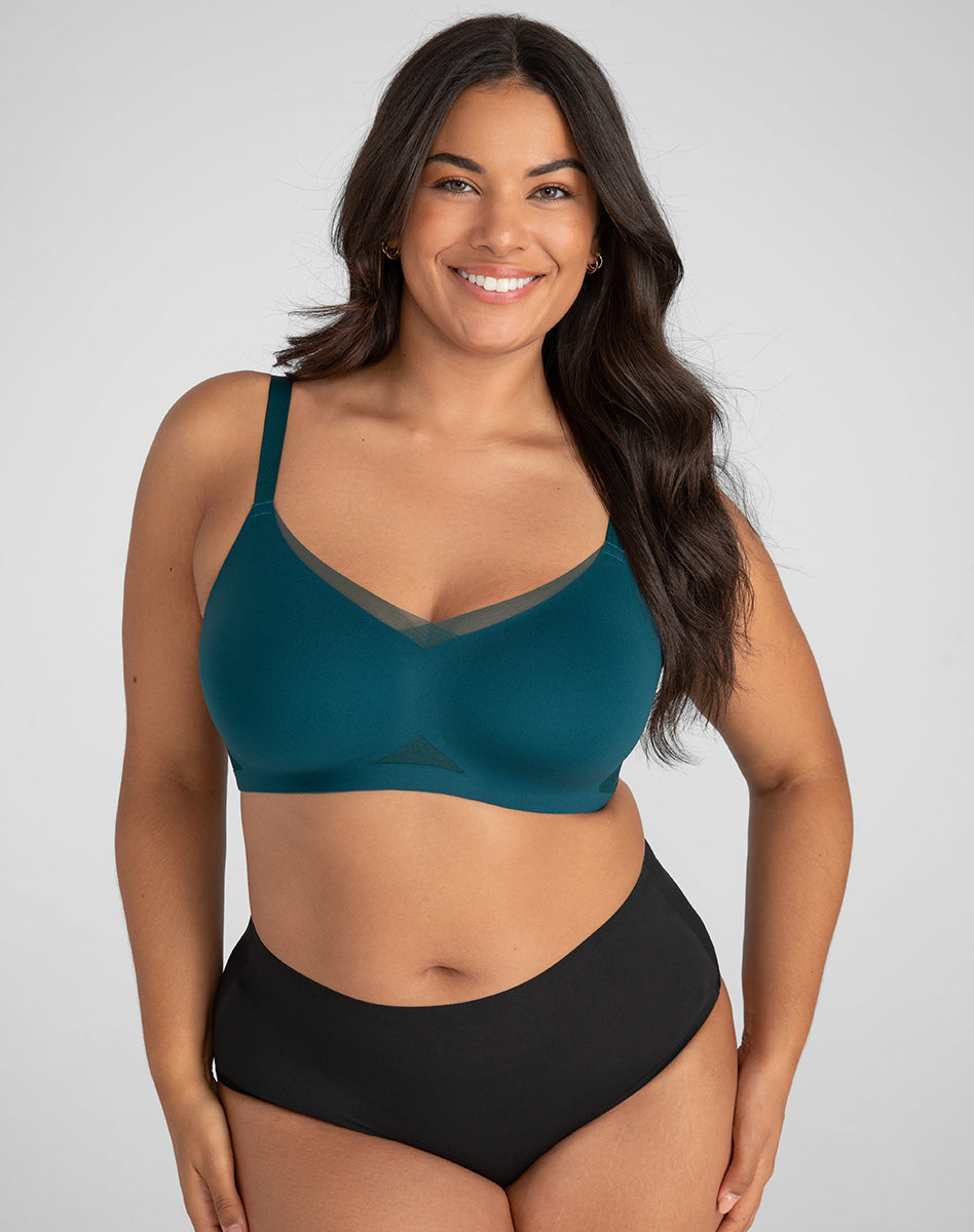 CrossOverBra-Model-Deep_Aqua-XL-Julia-Front.jpg