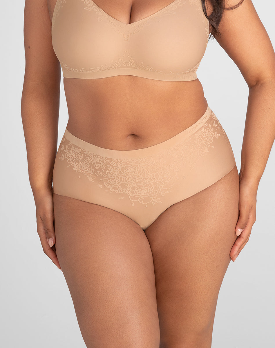 SilhouetteRosesBrief-Model-Sand-1X-Julia-Front.jpg